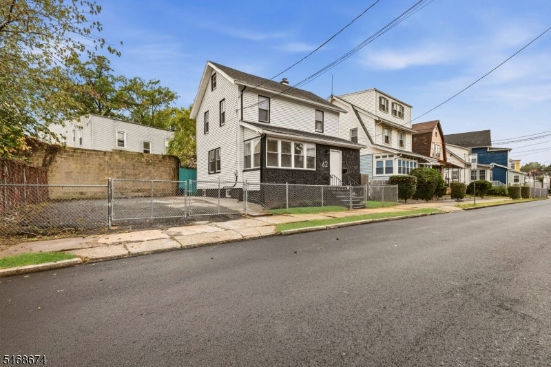62 Unity Ave