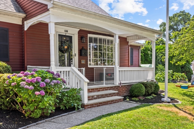 138 Linwood Ter