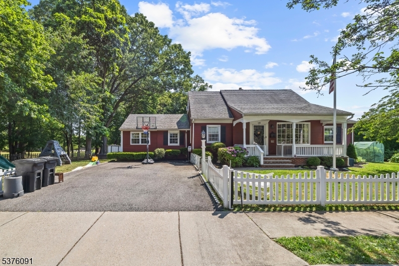 138 Linwood Ter