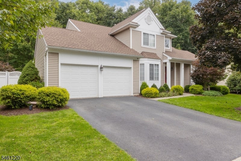 102 Connelly Ave