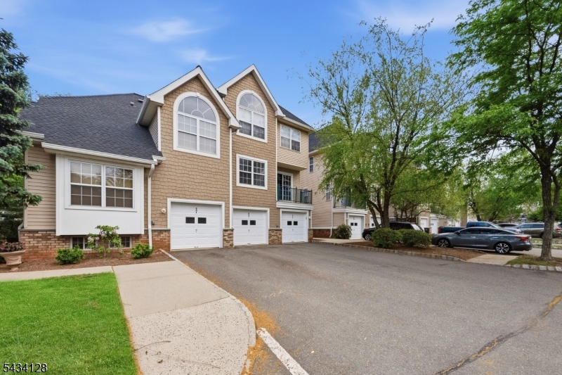 502 Rhoads Dr