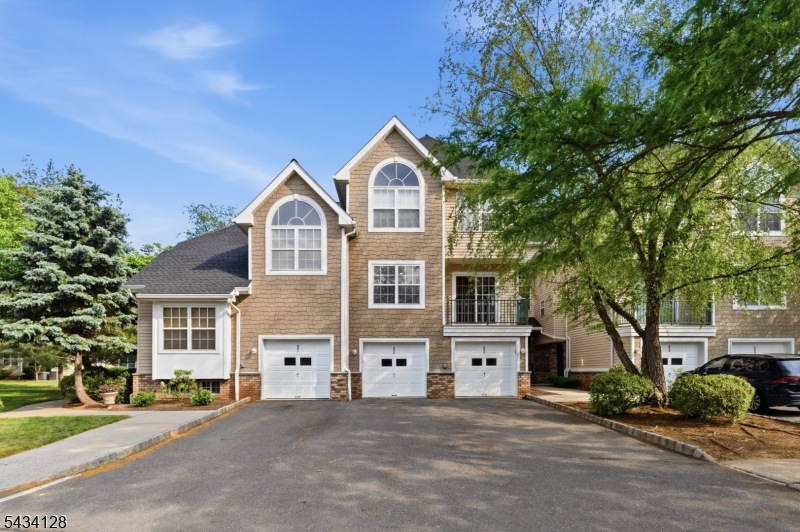 502 Rhoads Dr