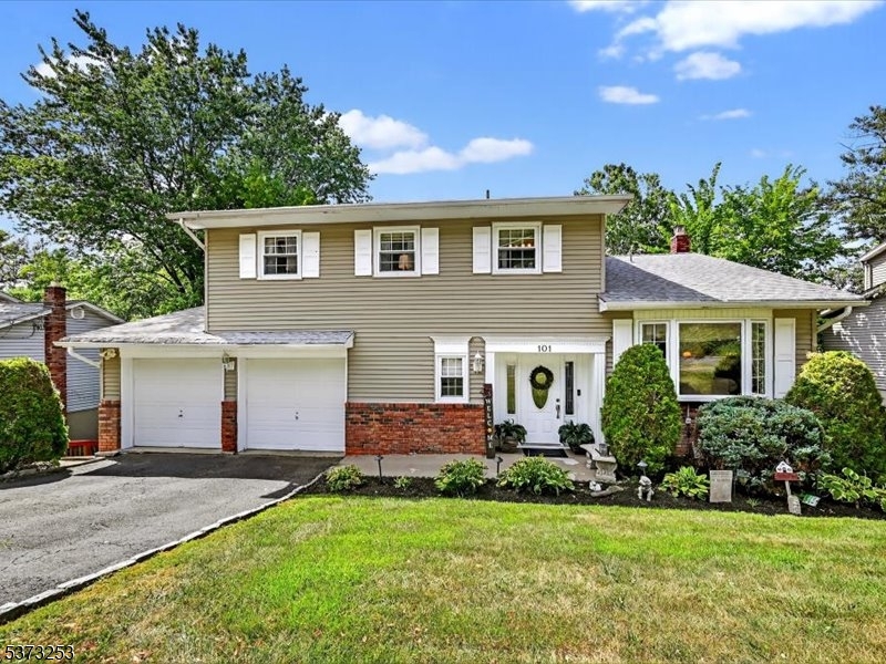 101 Molinari Dr