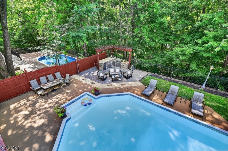 101 Molinari Dr