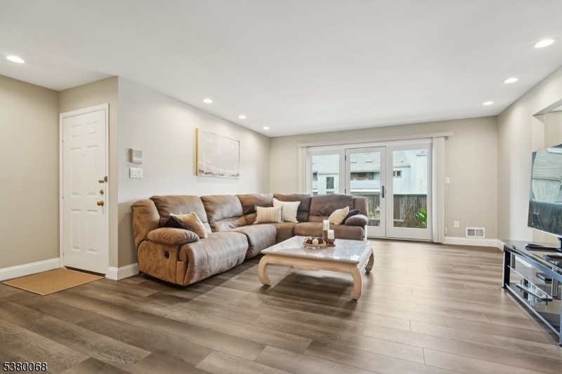 3 Domessina Ln, F3