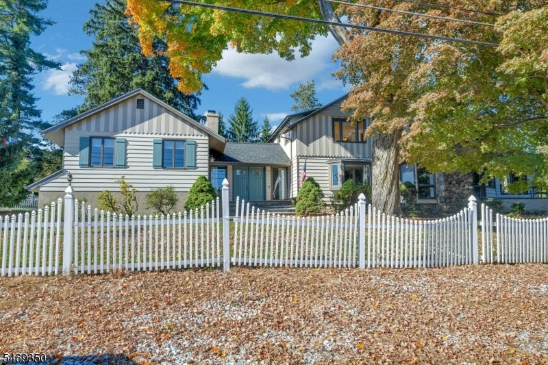 475 West Shore Trl