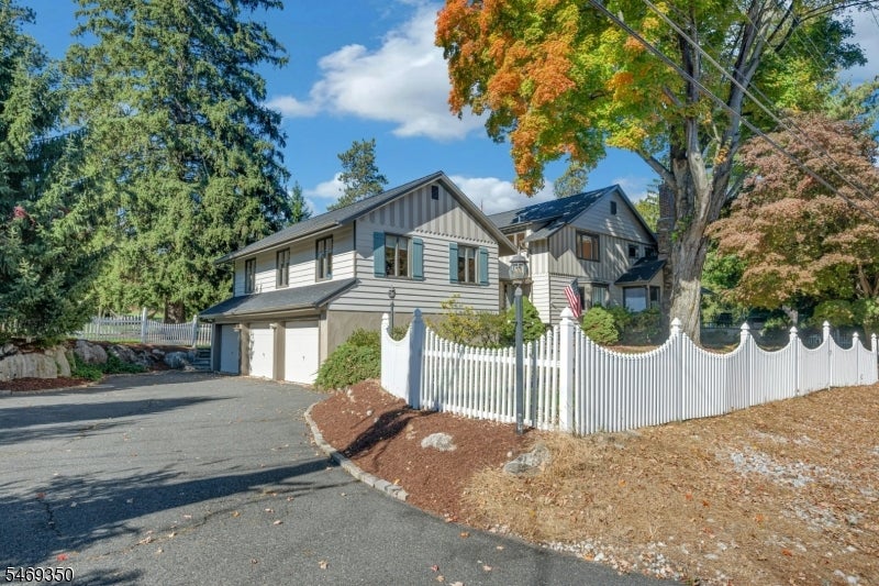 475 West Shore Trl