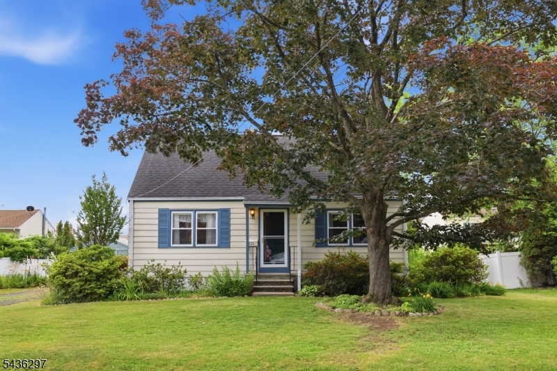221 W Prospect St