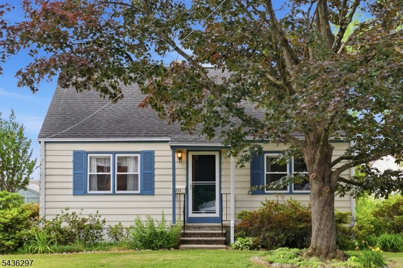 221 W Prospect St