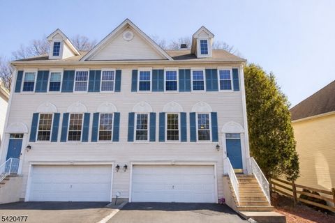 10 Gannett Ct Wayne Twp. NJ 07470