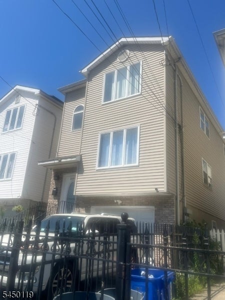 1089 Magnolia Ave 1