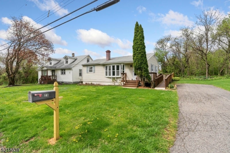 23 Clinton Ave