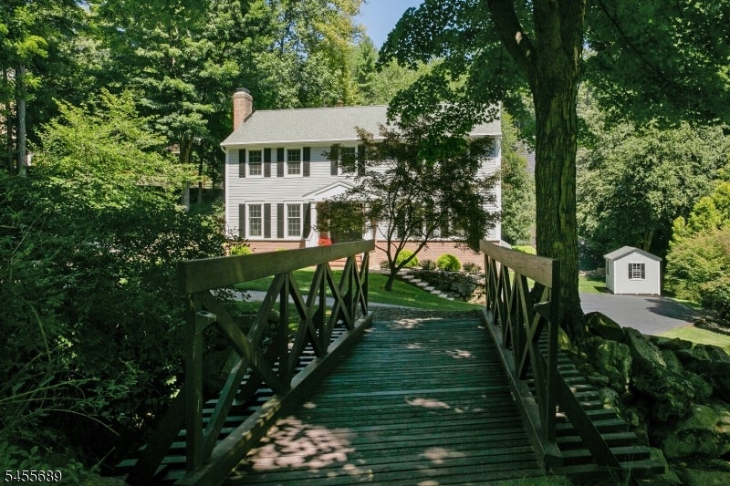 17 Colonel Evans Dr