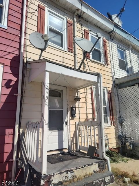 Photo of 243 Mercer St, Phillipsburg, NJ 08865 (MLS # 3991216)