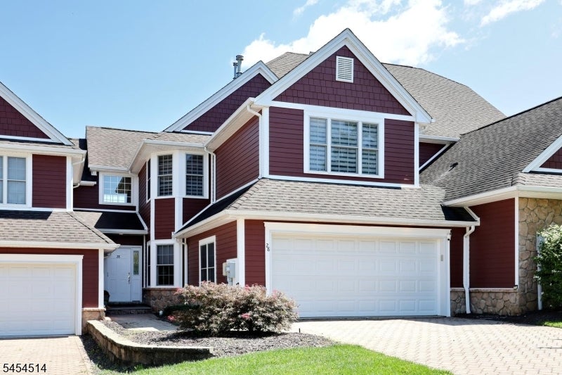 28 Turnberry Ln