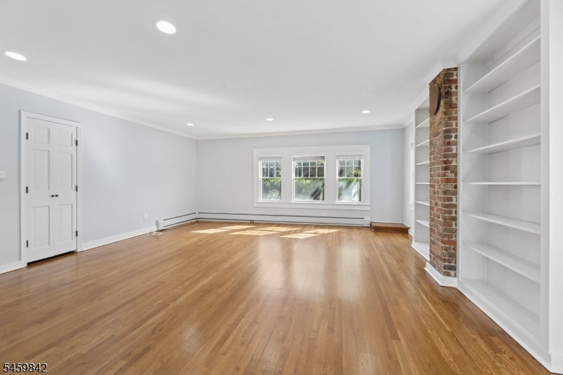 166 Crescent Ave