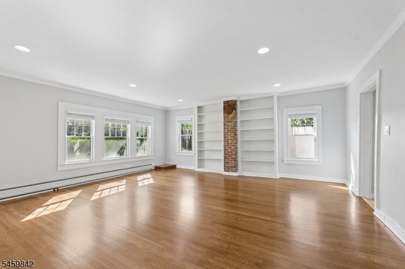 166 Crescent Ave