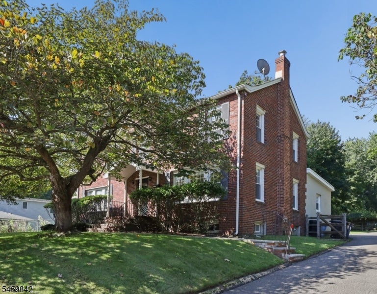 166 Crescent Ave