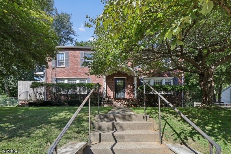 166 Crescent Ave