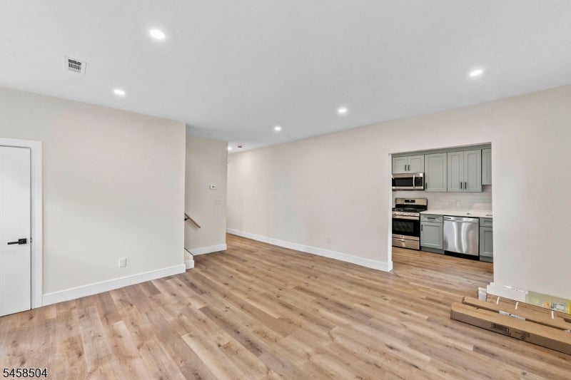 144 Main St 2