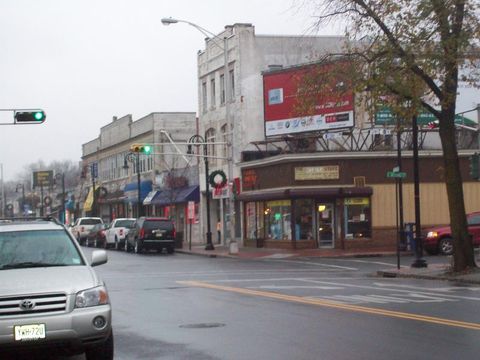 11 Carol Ct Glen Gardner Boro NJ 08826