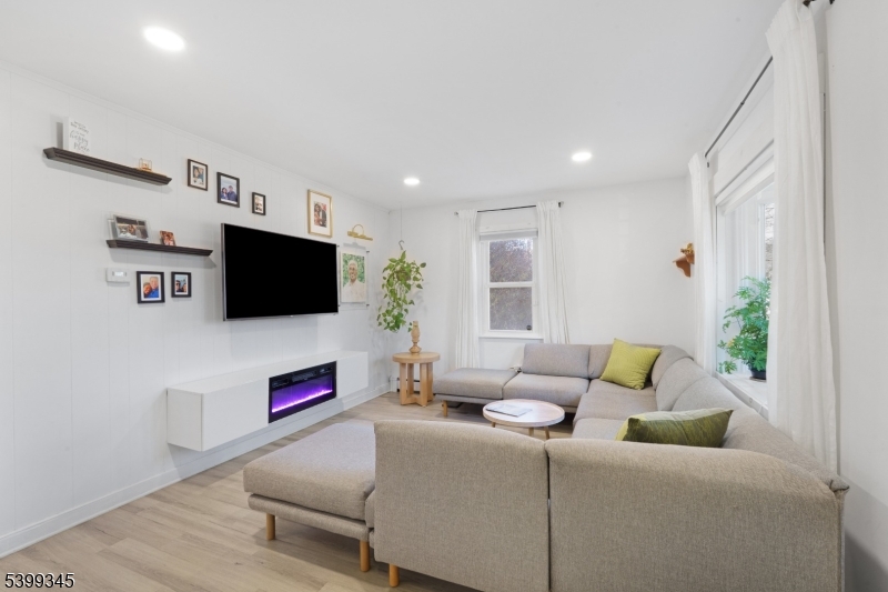 499 Diamond Spring Rd