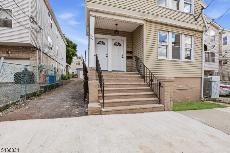 235-237 Lehigh Ave