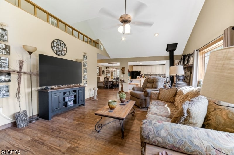 2952 River Rd