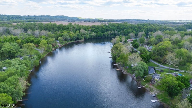 2952 River Rd