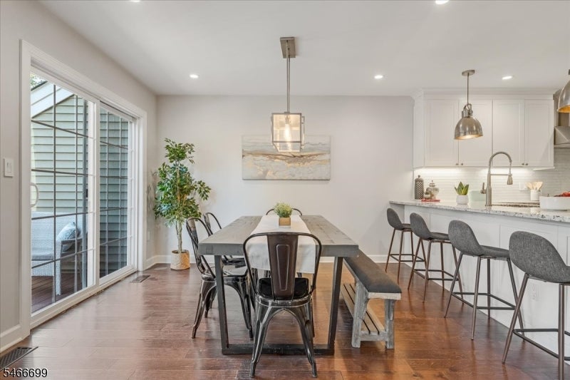 110 Coccio Dr