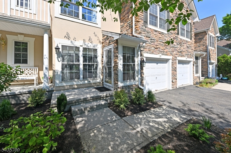 32 Rosewood Ct 32