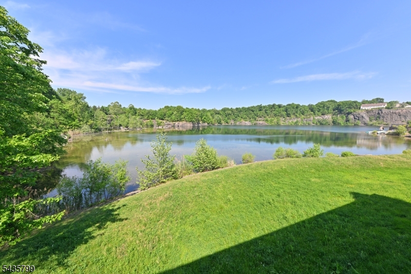 32 Rosewood Ct 32