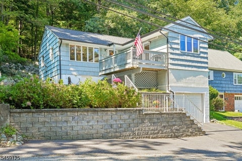 Photo for 122 Skyline Lake Dr