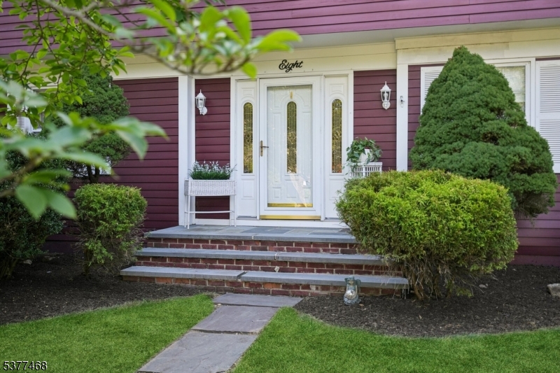 8 Tracy Ct