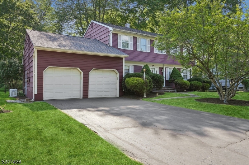 8 Tracy Ct