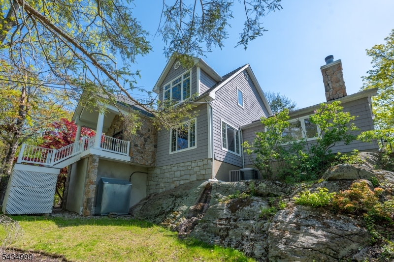 43 Brush Hill Rd