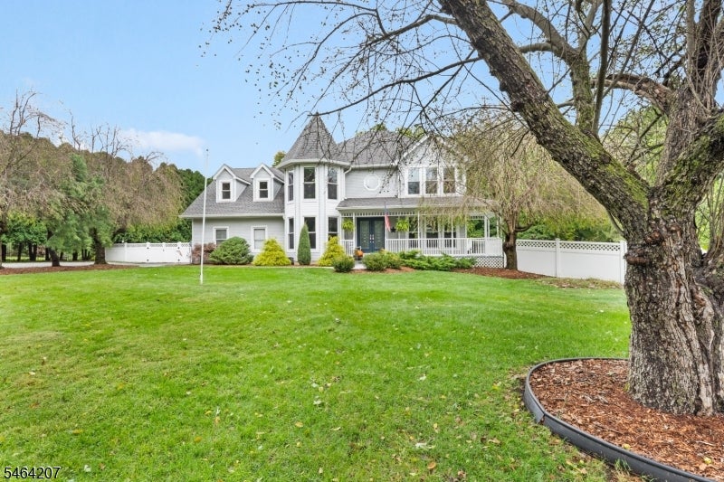 6 Larsen Dr