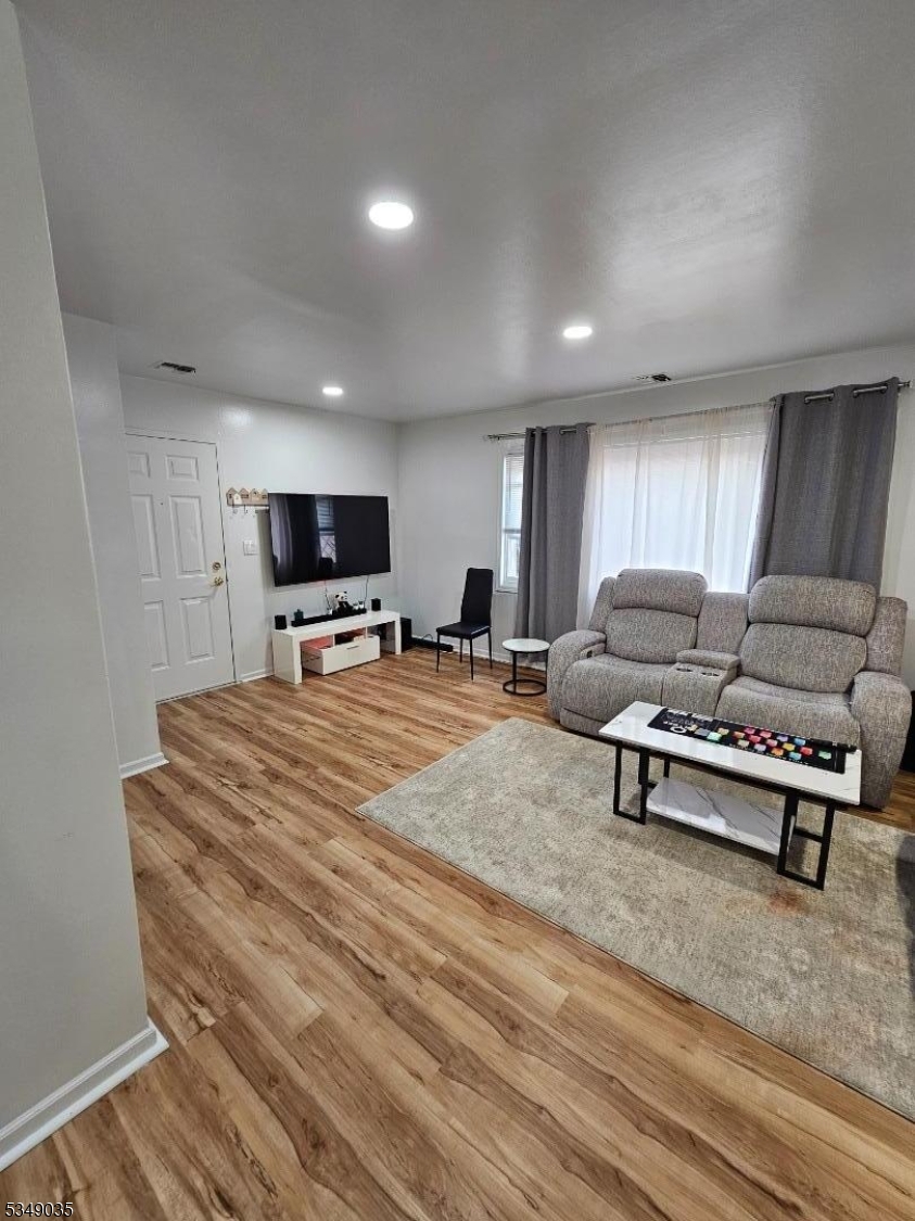 120 Sherwood Ave 102 102