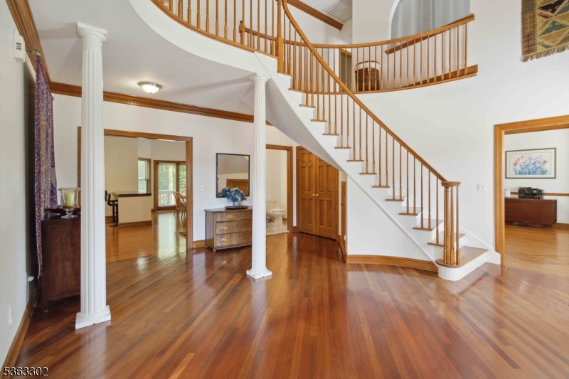 13 E Cove Ln