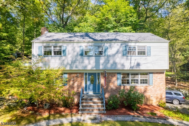 23 Glenwood Dr