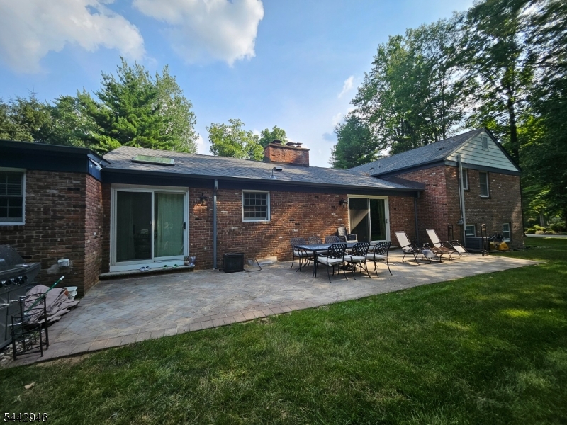 9 Fox Rd