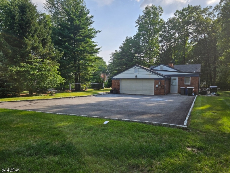 9 Fox Rd
