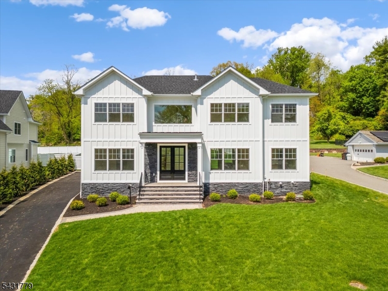 74 Hillside Ave