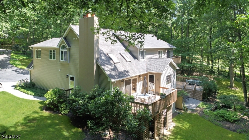 7 Janice Dr