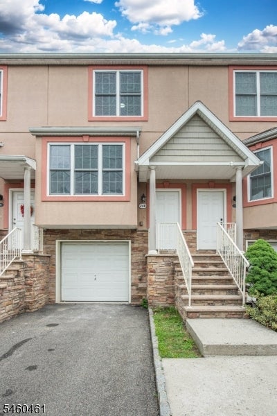 24 Van Pelt Pl B