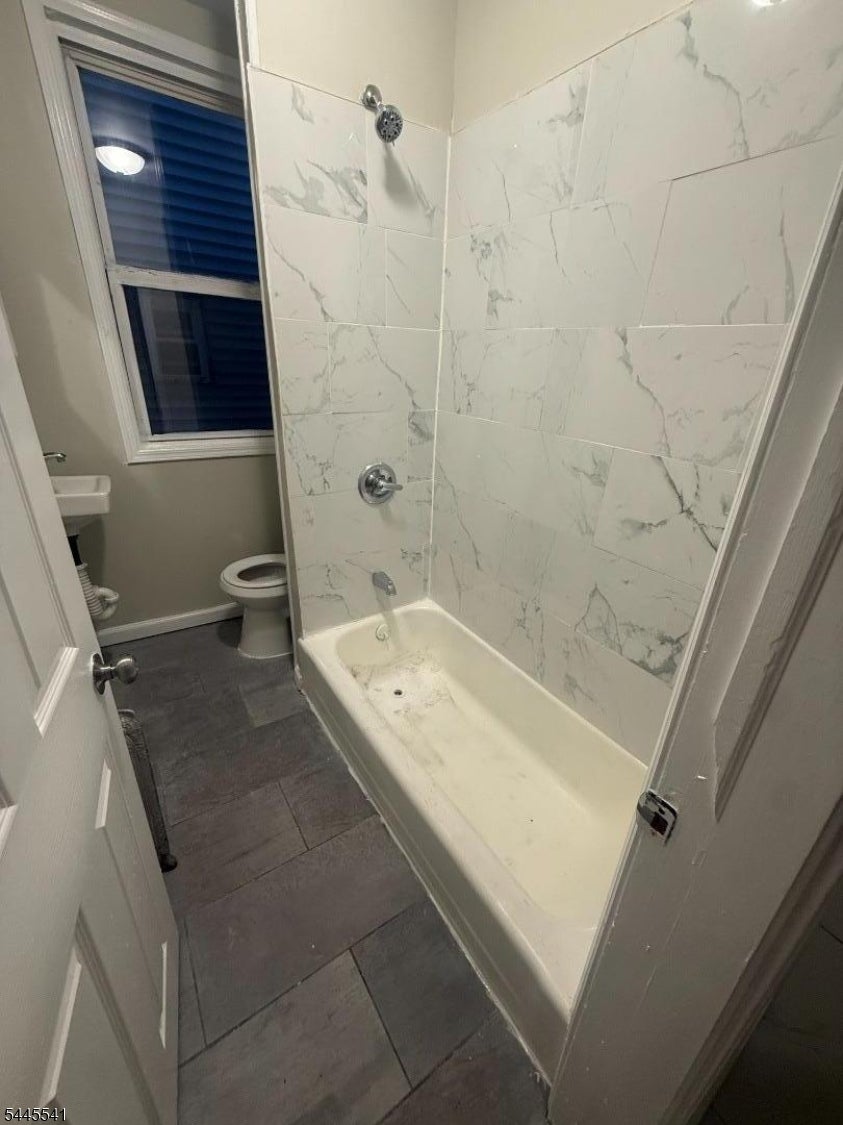 115 Seymour Ave 1