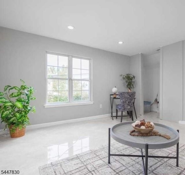 7401 Dane Ct Left