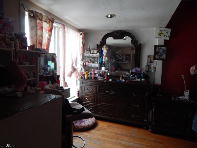 615 Harrison Ave