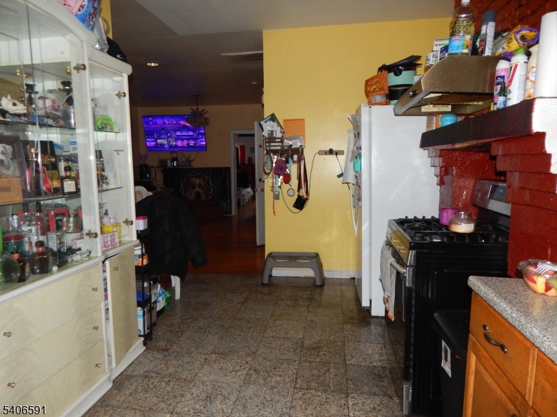 615 Harrison Ave