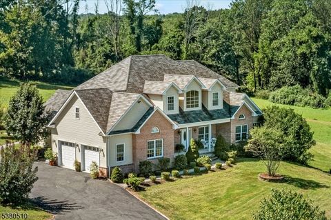 32 Quakertown Rd Franklin Twp. NJ 08867